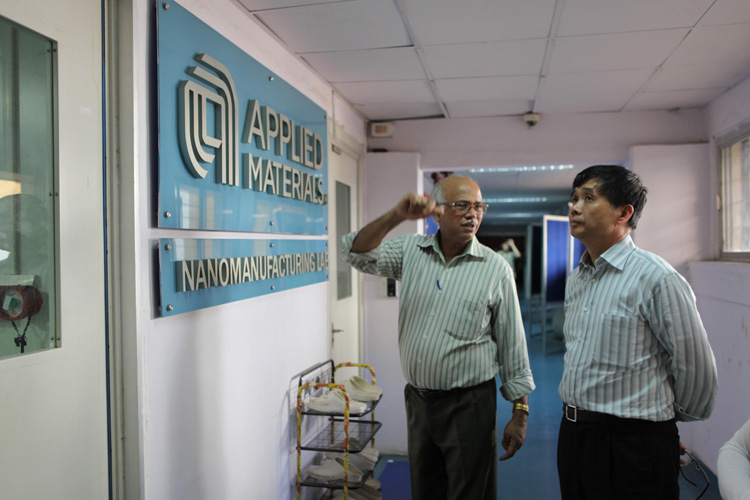2011040204xg.jpg