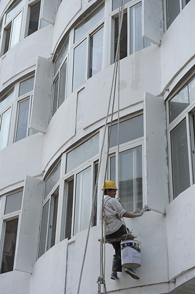 粉刷宿舍楼外墙.jpg