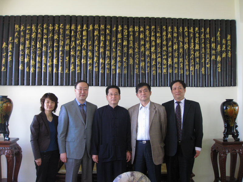 2010041204-jx.jpg
