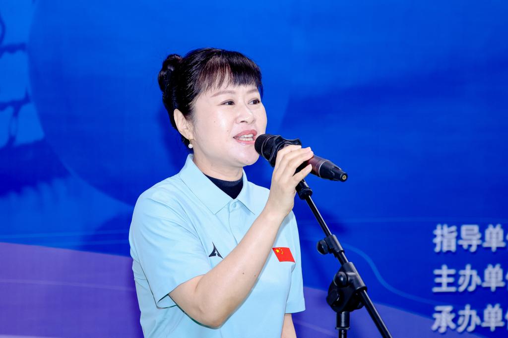 教育部财务司副司长刘景宣布比赛开幕 教育部财务司副司长刘景宣布比赛开幕