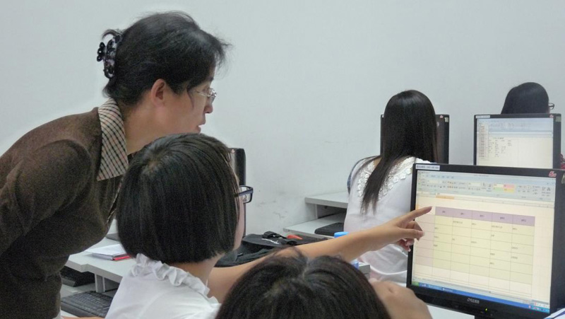 学生资助管理中心举办新生计算机技能知识培训